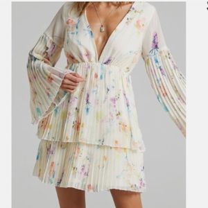 NEW Floral Dress Showpo